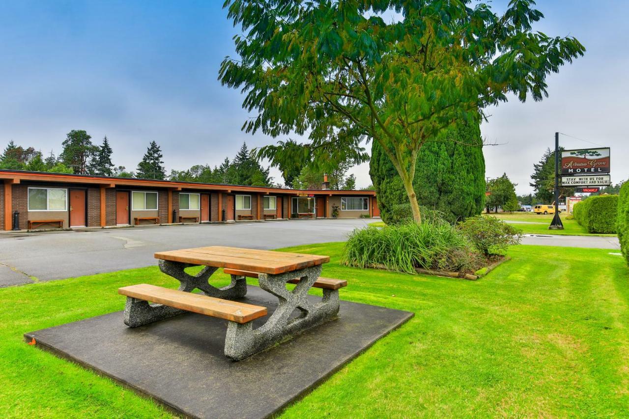 Arbutus Grove Motel Parksville Exteriér fotografie